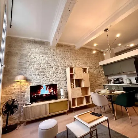 A Deux Pas Des Arenes De * Nimes