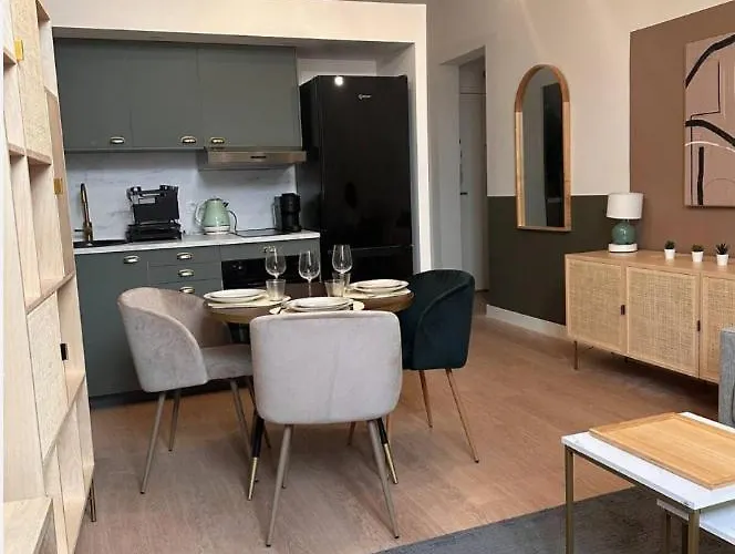 A Deux Pas Des Arenes De