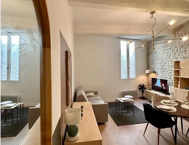 A Deux Pas Des Arenes De דירה