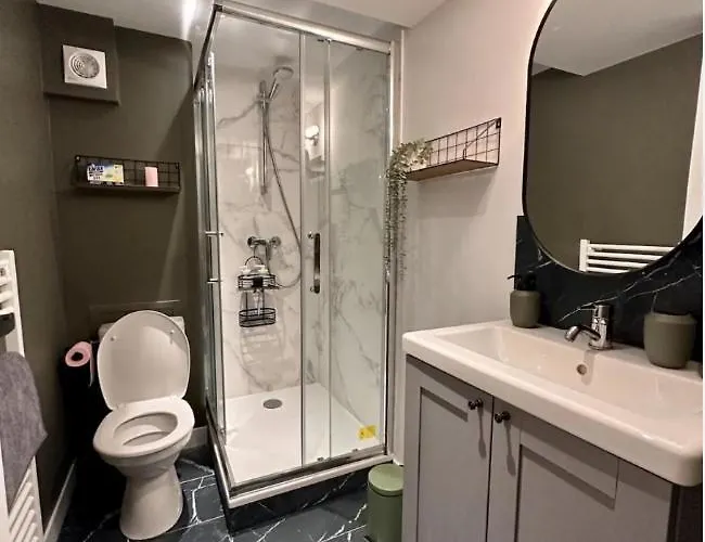 A Deux Pas Des Arenes De Lägenhet *